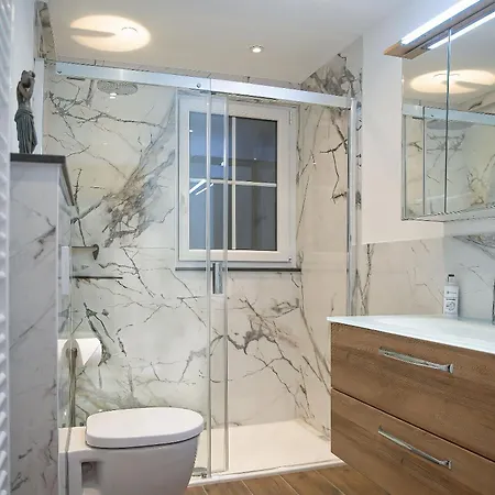 Stremlow Apartment