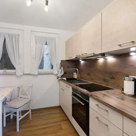 Stremlow Apartment